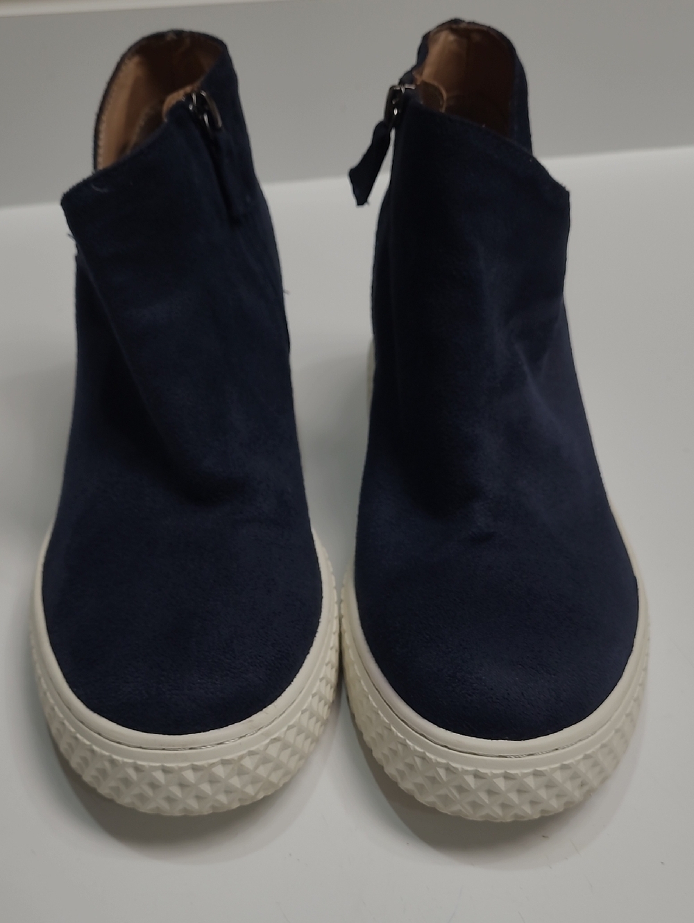 Aerosoles Zirah Navy Slip-On Ankle Boots with White Contrast Sole - Size 9 - Picture 1 of 9
